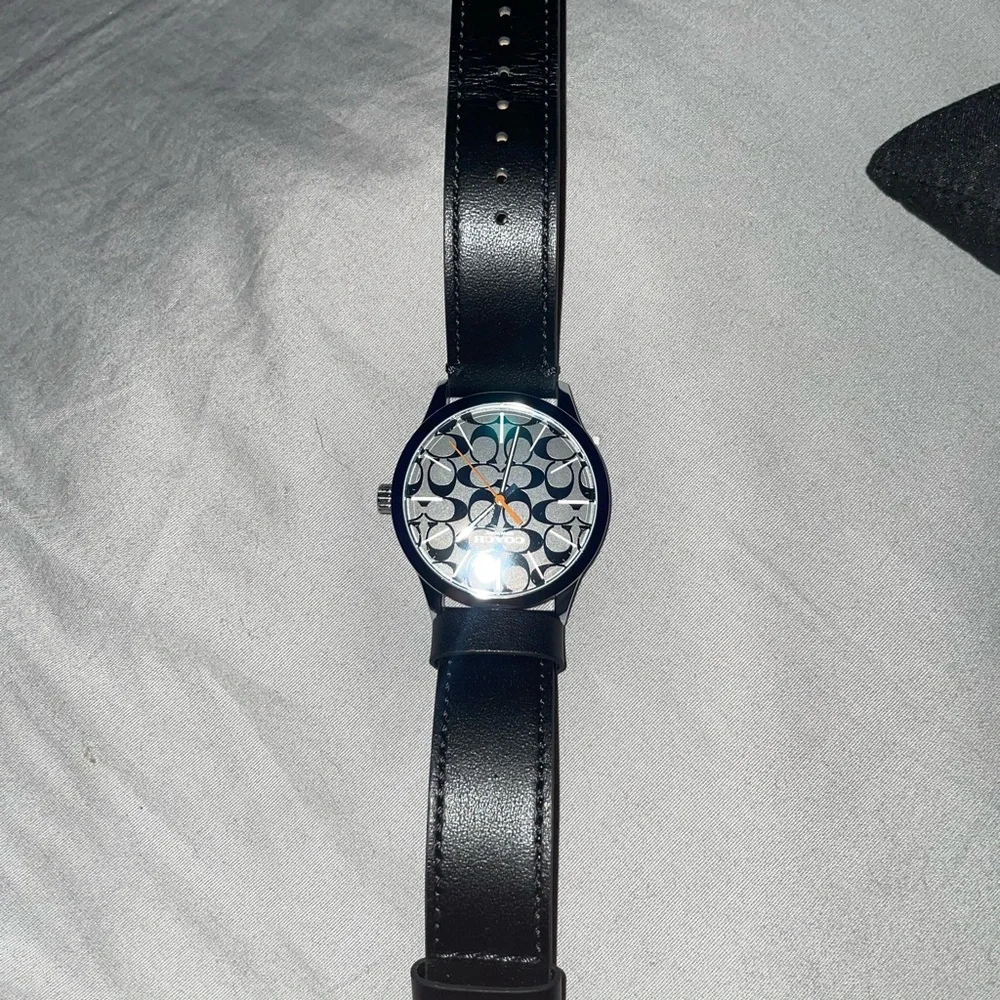 Men’s Leather Coach Watch - Picture 3 of 4